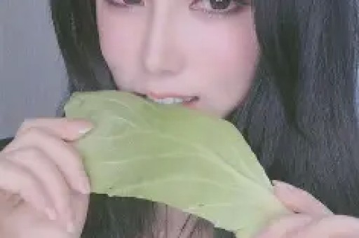 优思益塌房始末：明星集体道歉背后假洋牌与代工厂的真相